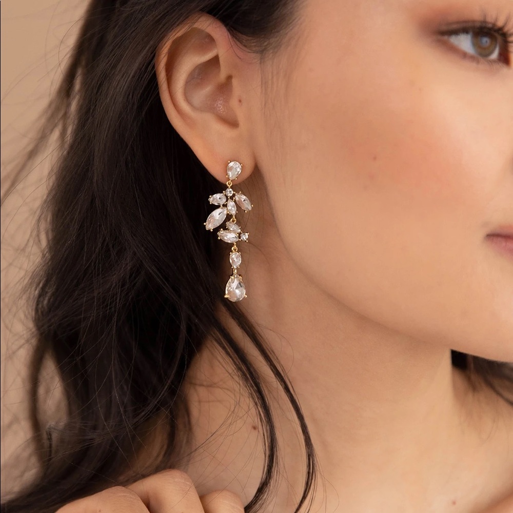 BRAND NEW olive and piper Emiko Drop earrings